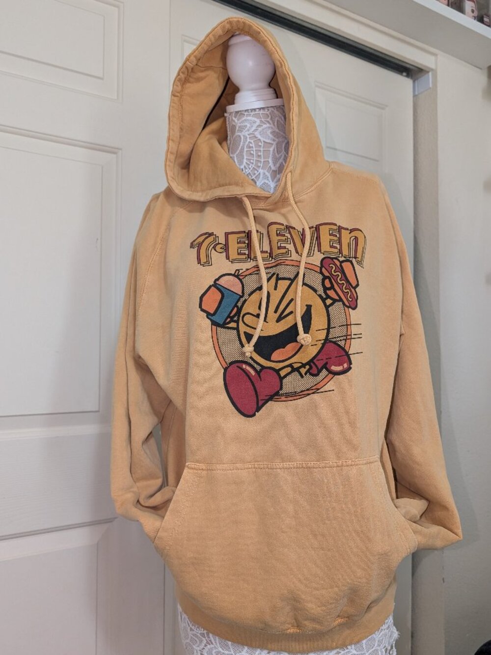 7-Eleven x Pac-Man Limited Edition Yellow Graphic Hoodie - Large